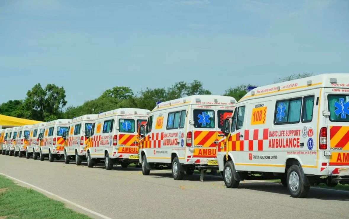 Punjab Ambulance Service: मान सरकार ने जोड़ी 371 हाई-टेक एम्बुलेंस, बाढ़ में बनीं ‘बोट एम्बुलेंस’