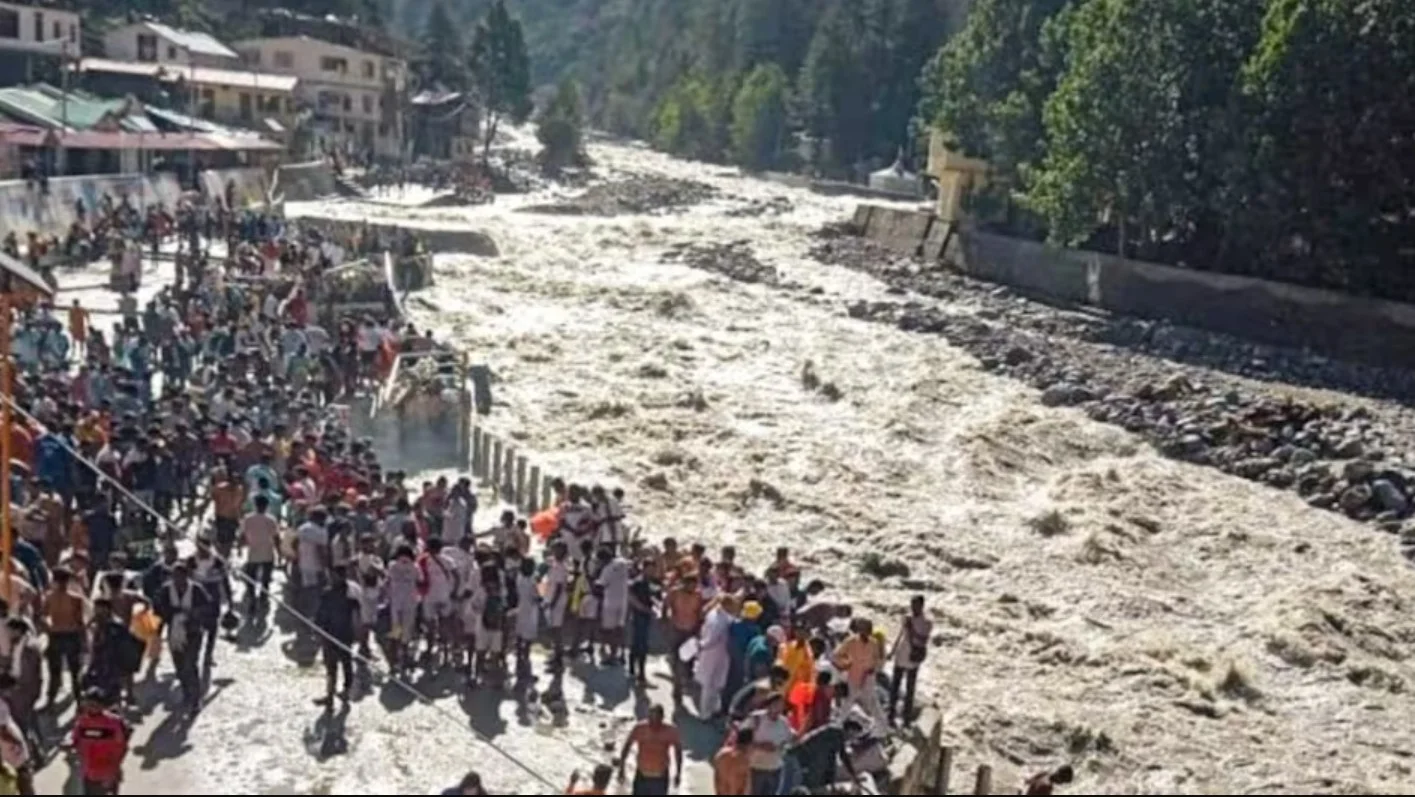 Weather Update: हिमाचल-उत्तराखंड में कहर बनकर टूटी बारिश! केदारनाथ यात्रा रुकी, वैष्णो देवी में लैंडस्लाइड, कई मौतें