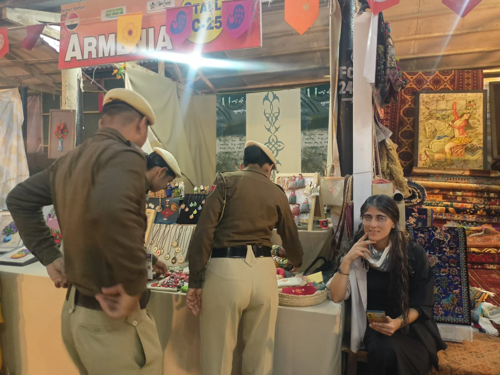 और, सफ़लतापूर्वक संपन्न हो गया 39वाँ सूरजकुंड अंतर्राष्ट्रीय आत्मनिर्भर शिल्प मेला - 2026!