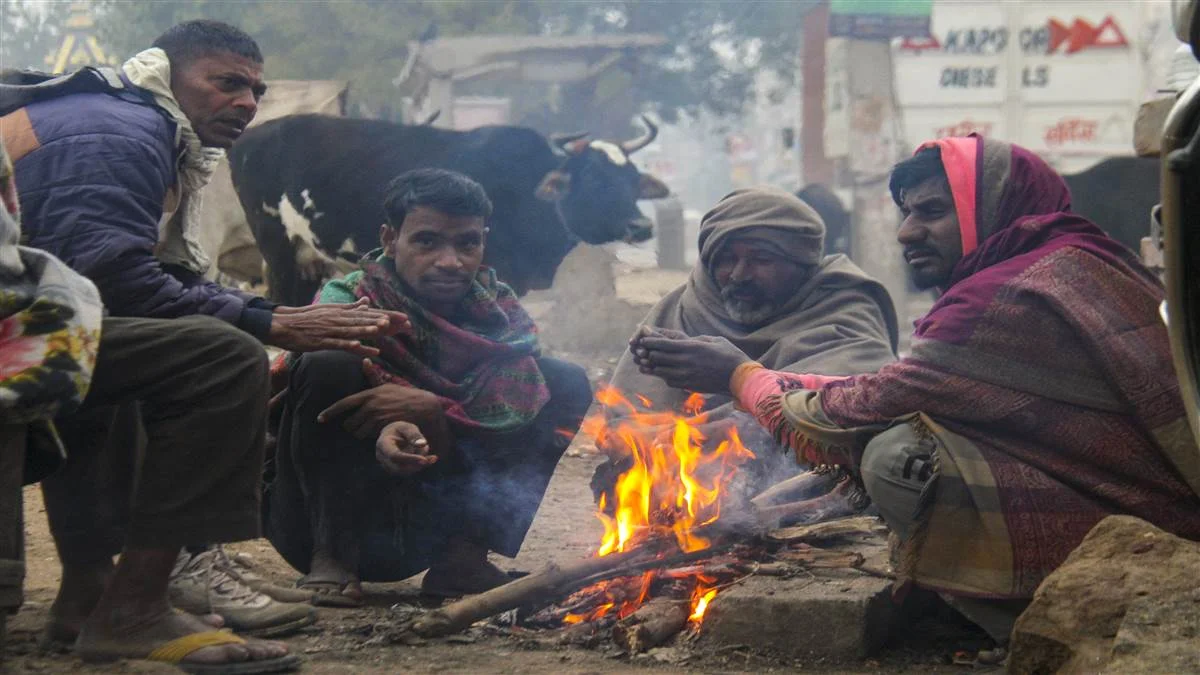 IMD Alert: उत्तर भारत में ठंड की एंट्री होगी देर से, दक्षिण और पूर्वोत्तर में बारिश रहेगी सामान्य से ज्यादा