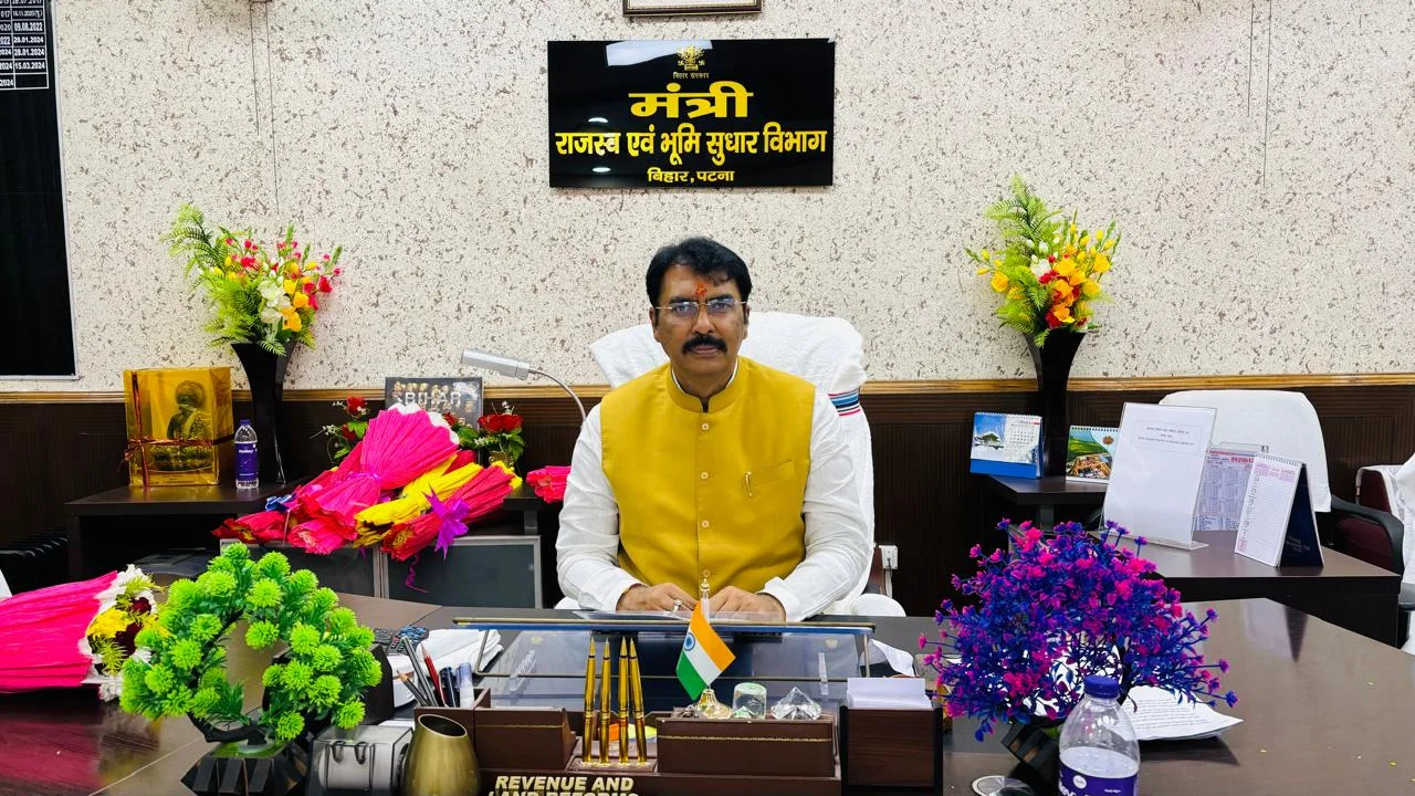 Sanjay Saraogi review meeting: राजस्व मंत्री खुद उतरेंगे ज़मीनी हकीकत जानने! दरभंगा, मुंगेर और समस्तीपुर में योजनाओं की होगी सघन समीक्षा