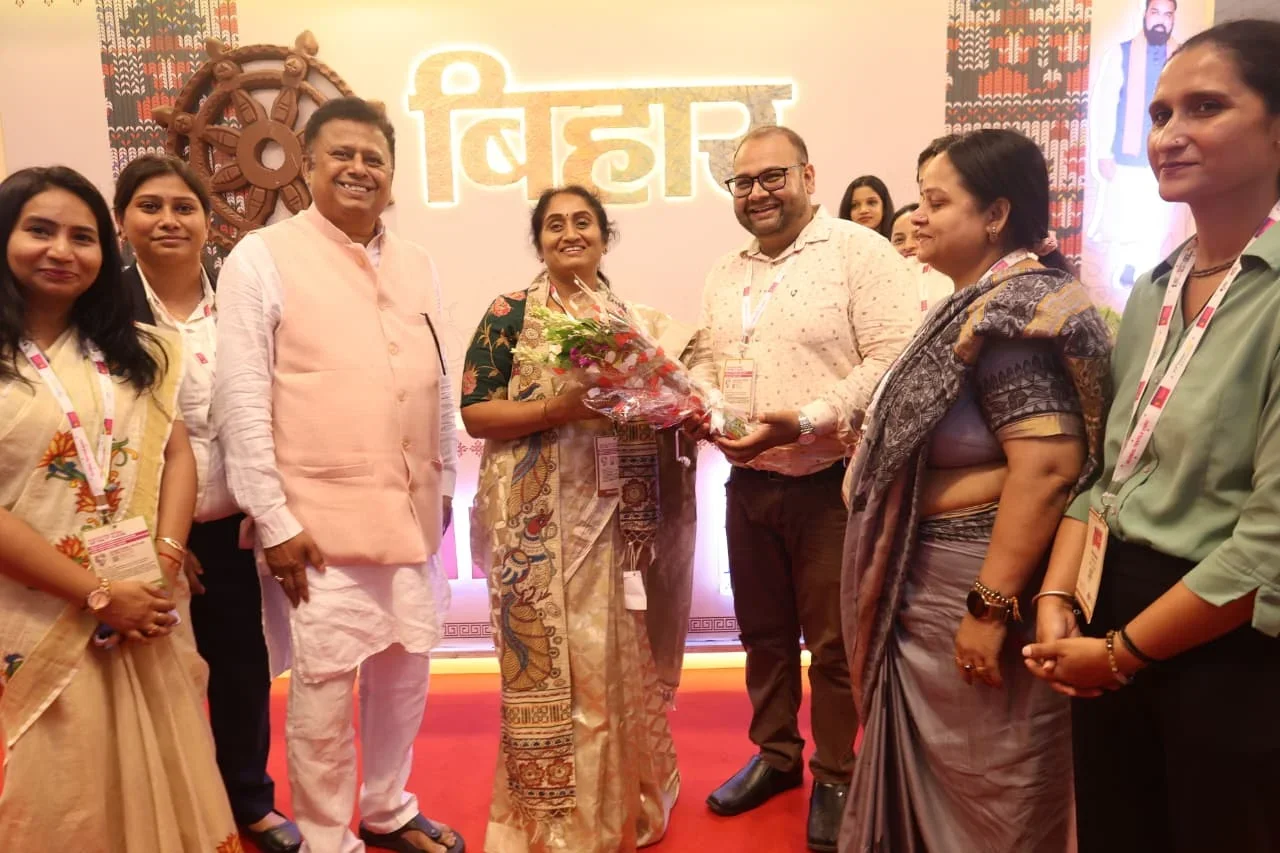 Bharat Tex 2026: तीसरे दिन भी बिहार पैवेलियन में उमड़ी भीड़, टेक्सटाइल और निवेश अवसरों ने खींचा ध्यान