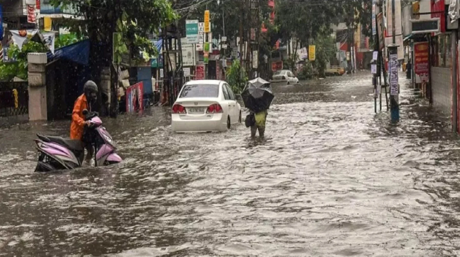 Weather Alert: 26 राज्यों में मूसलाधार बारिश का कहर, यमुनोत्री यात्रा स्थगित, NDRF अलर्ट पर