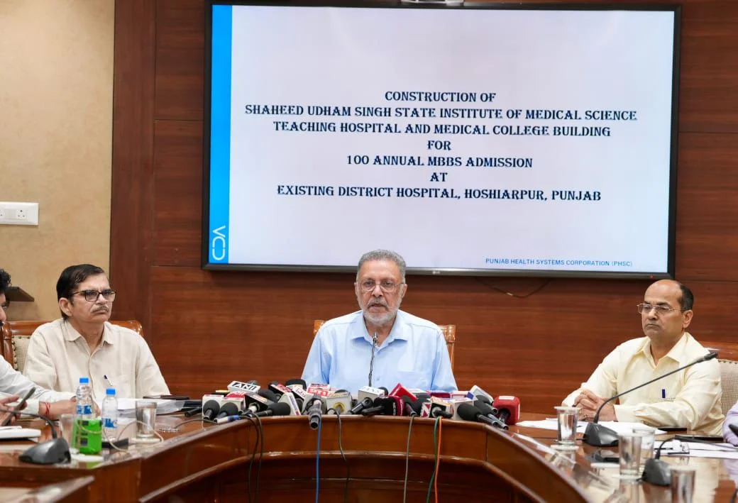 Punjab Healthcare Boost: पंजाब में बनेंगे 7 नए मेडिकल कॉलेज, 600 बढ़ेंगी MBBS सीटें; स्वास्थ्य मंत्री Dr. Balbir Singh ने किया बड़ा ऐलान
