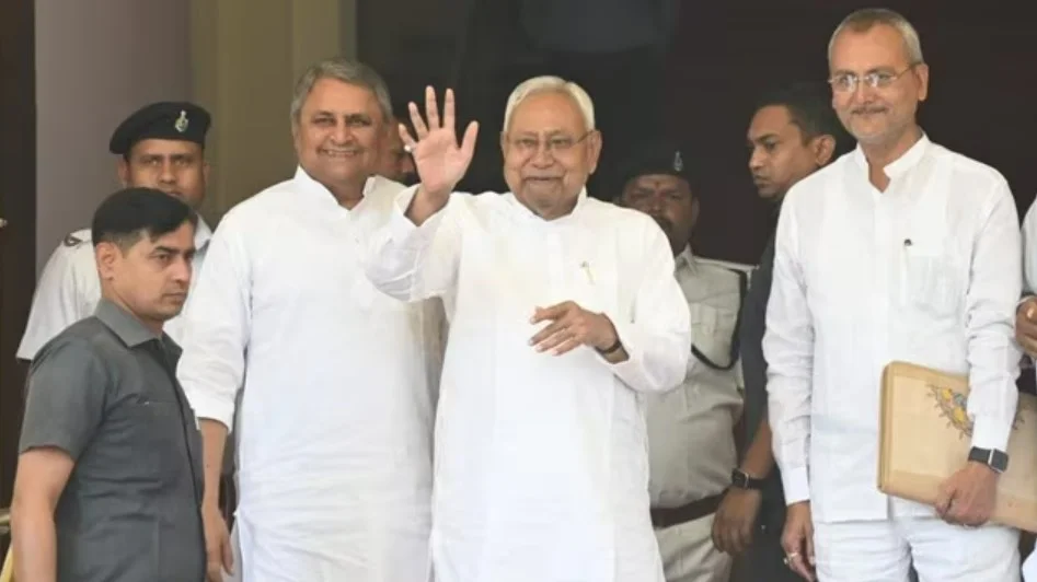 BiharNews: पटना में पिछड़ा वर्ग कल्याण विभाग की बैठक: सचिव मनोज कुमार के सख्त निर्देश, स्कूल-छात्रावासों में सुधार पर जोर