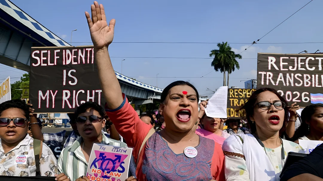 स्वयं की पहचान बनाम सत्ता की मुहर