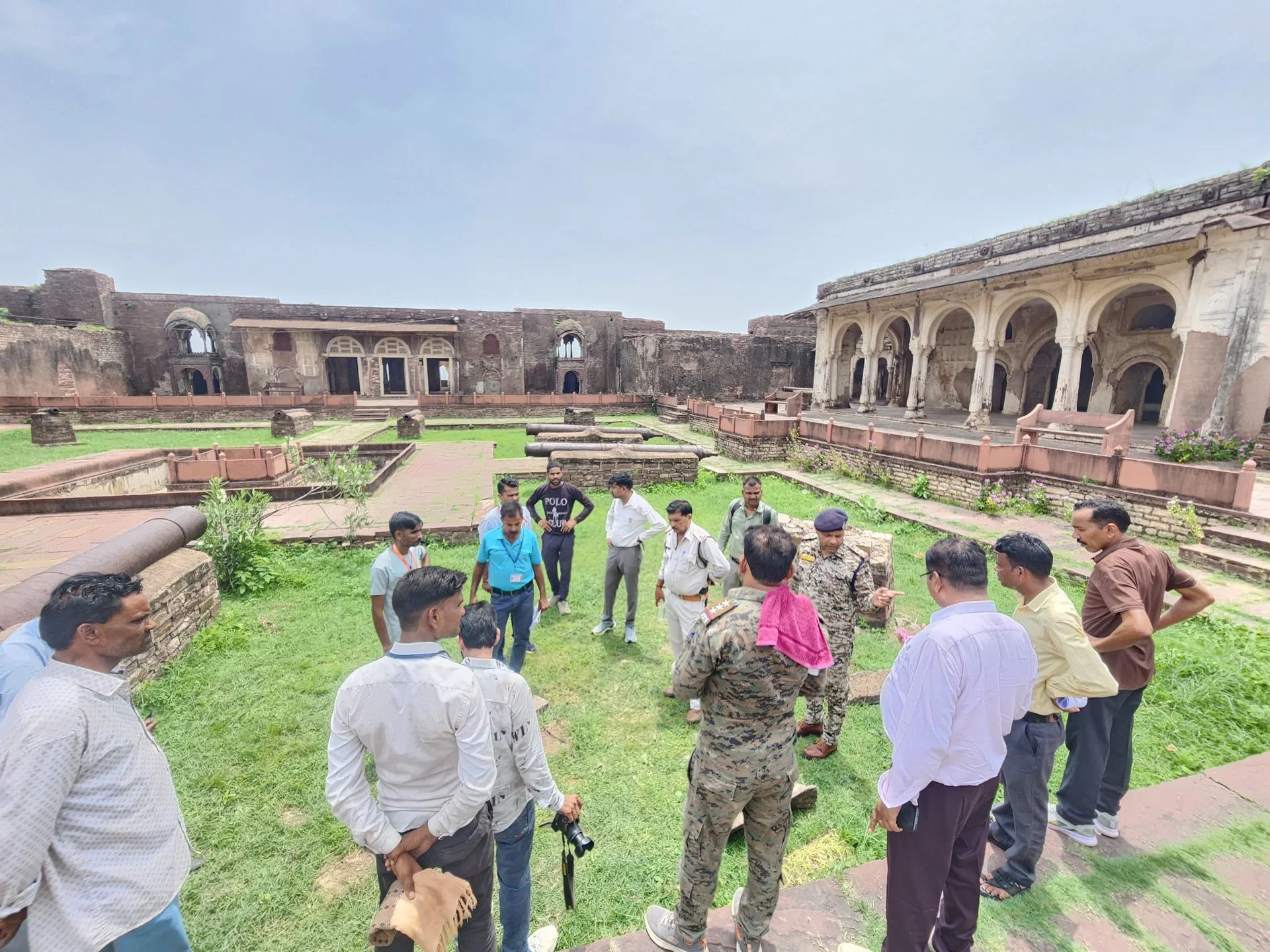 मध्य प्रदेश : शिवपुरी के नरवर किले से गायब हुई 16वीं शताब्दी की ऐतिहासिक तोप! सूचना देने वाले को मिलेगा ₹10,000 का इनाम