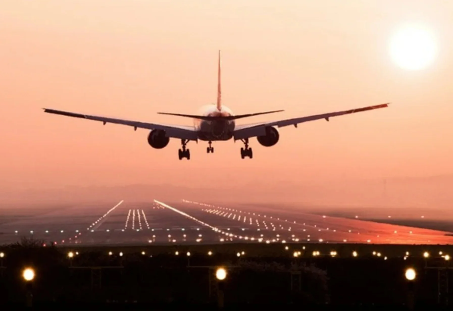 Bihar Airport Expansion: हवाई यात्राओं में जबरदस्त उछाल! पिछले दो दशकों में यात्रियों की संख्या 17 गुना बढ़ी! पटना, दरभंगा, पूर्णिया और बिहटा समेत कई शहरों में नए हवाई अड्डों का तेजी से विकास।
