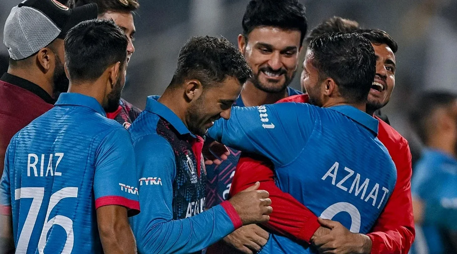 AFG vs ENG: अफगानिस्तान ने किया उलटफेर, रोमांच मुकाबले में 8 रन से दर्ज की जीत, सेमीफाइनल से बंध गया इंग्लैंड का बोरिया बिस्तर