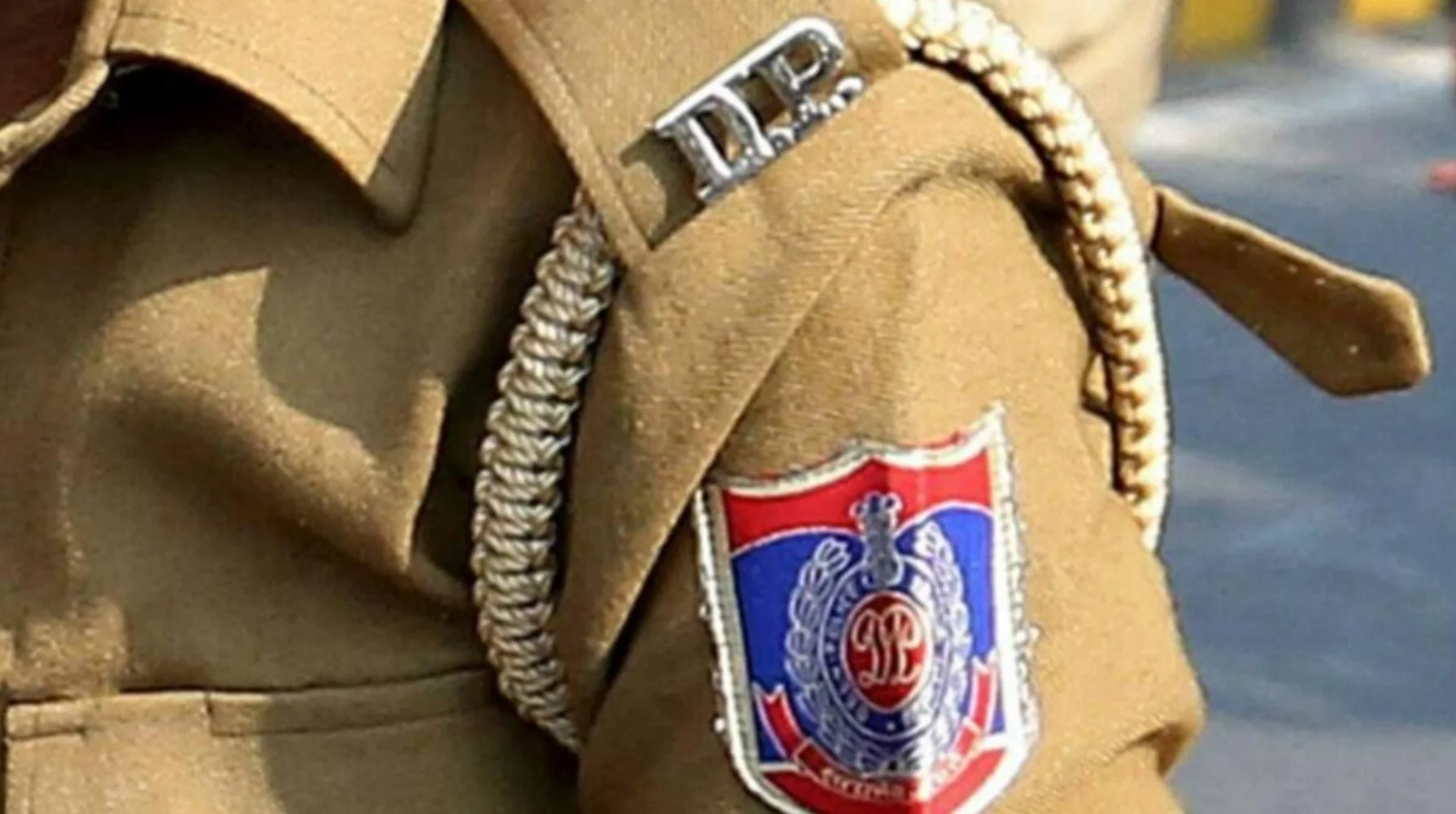 Fake Delhi Sub-Inspector Arrested: दिल्ली एयरपोर्ट पर नकली पुलिसवाला गिरफ्तार, सोशल मीडिया पर महिला कर्मियों को फंसाता था
