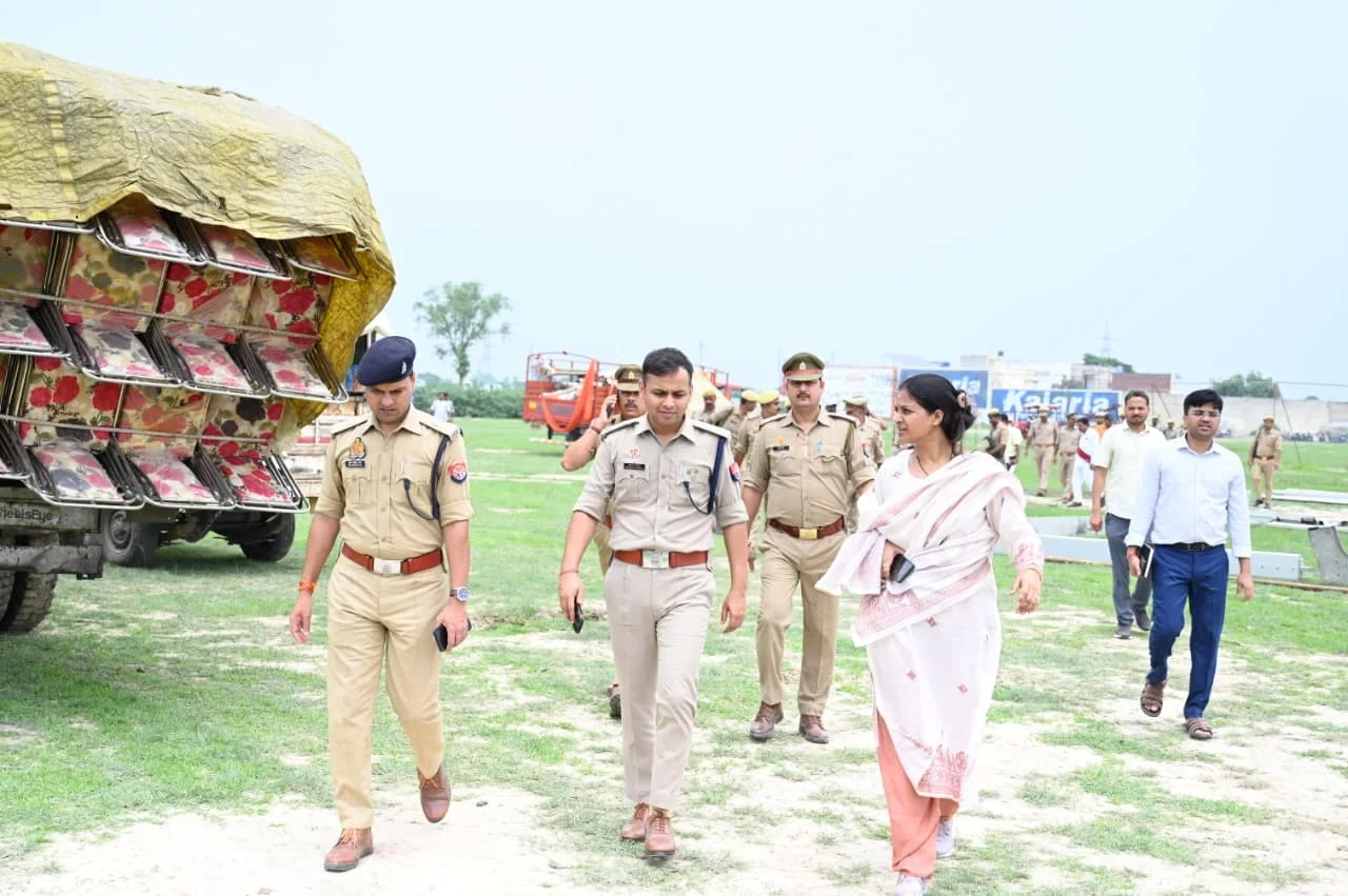 उत्तर प्रदेश: मुख्यमंत्री योगी के दौरे को लेकर फतेहपुर में हाई अलर्ट, डीएम-एसपी ने तैयारियों का लिया जायजा