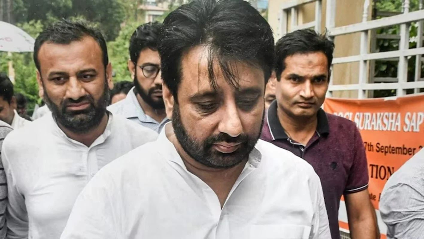 Amanatullah Khan: अमानतुल्लाह खान को बड़ी राहत, कोर्ट ने गिरफ्तारी पर लगाई रोक, जानें मामला