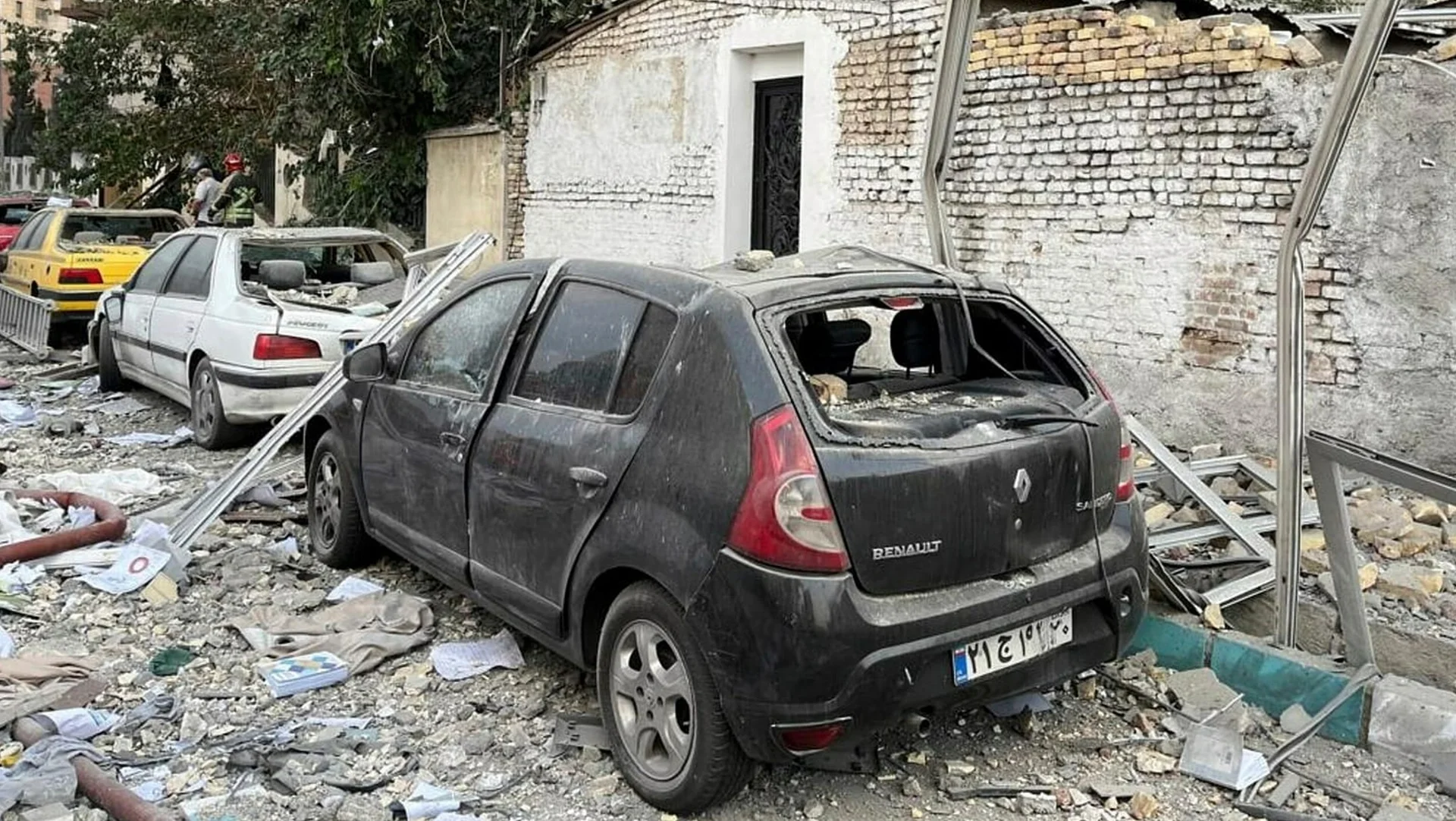 Israel Iran Attack 2025: इजराइल-ईरान युद्ध की शुरुआत! ऑपरेशन राइजिंग लॉयन से तेहरान पर बड़ा हमला