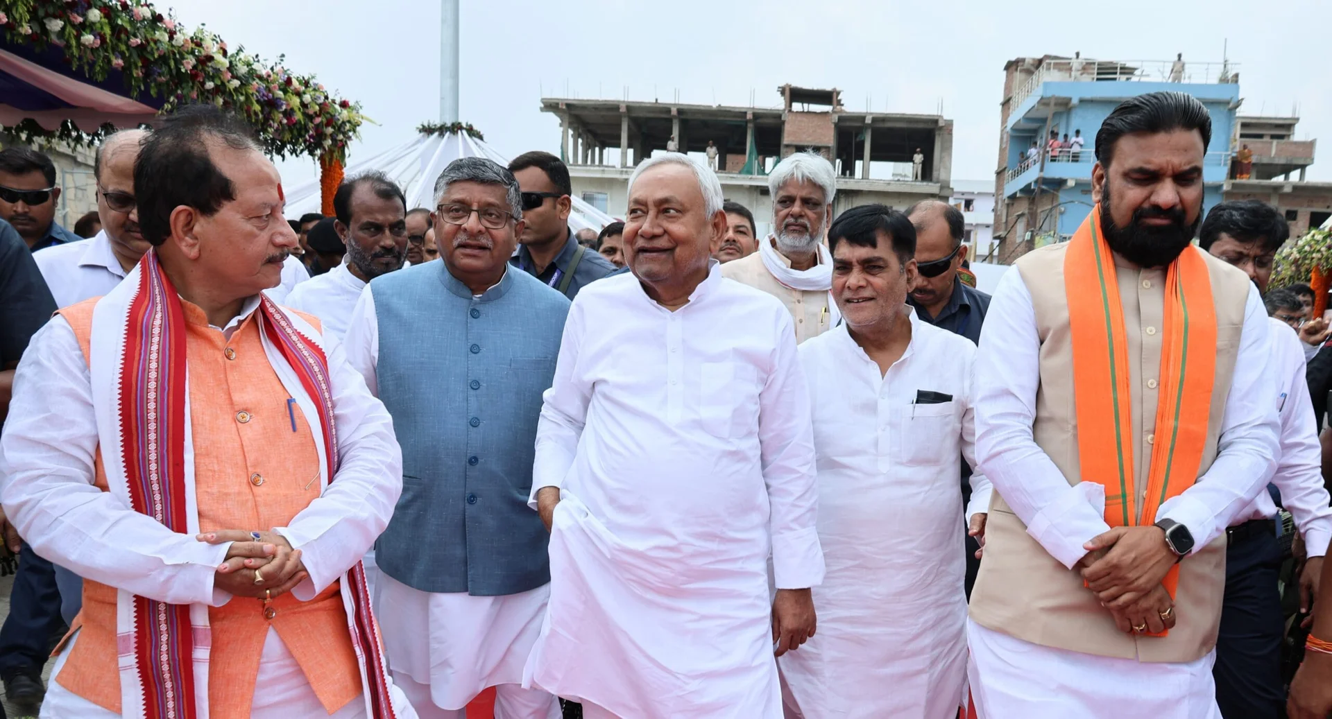 Nitish Kumar News 2025: पटना को जाम से मिलेगी राहत! नीतीश कुमार ने 1105 करोड़ की एलिवेटेड सड़क का किया उद्घाटन, अब महज 5 मिनट में तय होगी दूरी