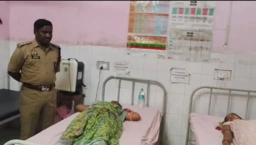 उत्तर प्रदेश: पारिवारिक विवाद में गर्भवती समेत महिलाओं को दौड़ा-दौड़ाकर पीटा, कुल्हाड़ी लेकर दी जान से मारने की धमकी