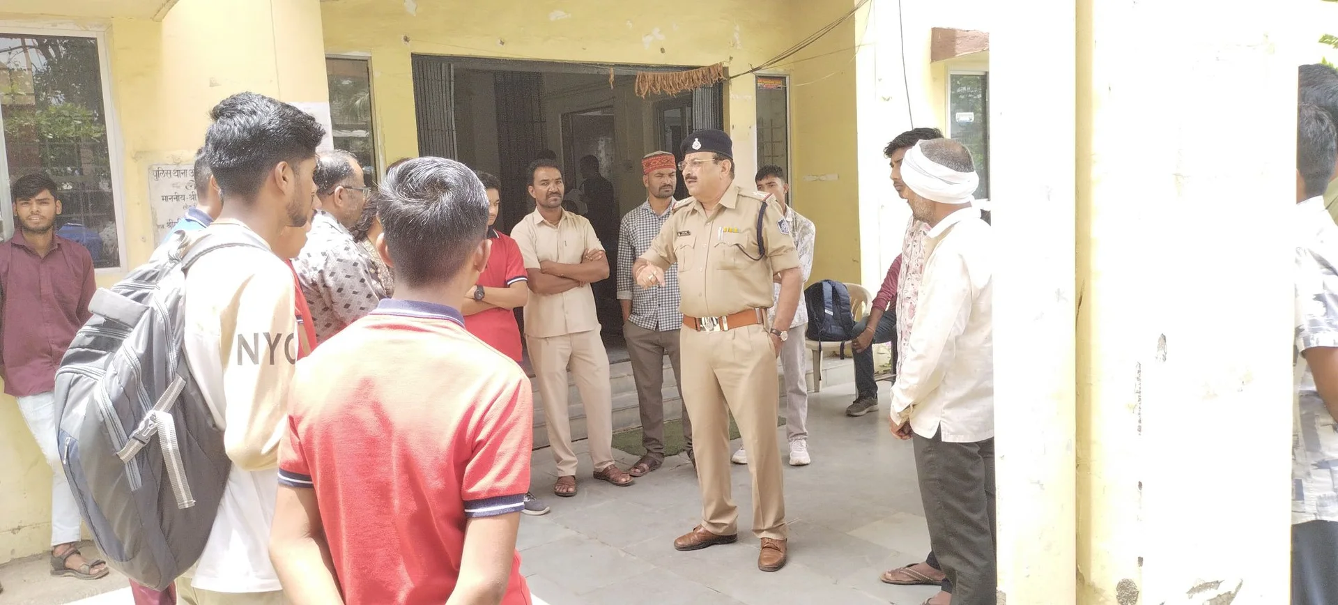 मध्य प्रदेश : स्कूल बस में घुसकर छात्रों से मारपीट, आधा दर्जन बच्चों ने थाने पहुंचकर की शिकायत