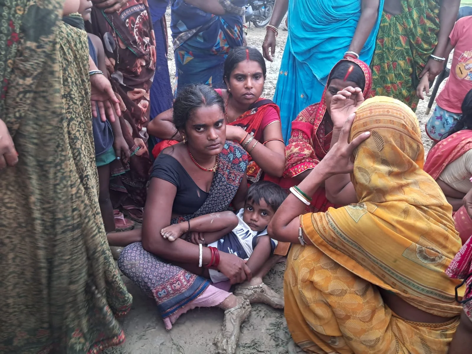 बिहार: लखीसराय में वज्रपात का कहर, दो लोगों की मौत; एक गंभीर रूप से घायल
