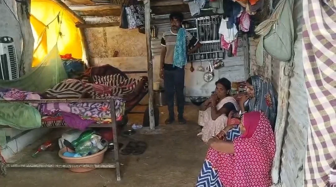 मध्य प्रदेश : डिंडौरी में झोपड़ी के अंदर मिला महिला का संदिग्ध हालत में शव, जांच में जुटी पुलिस