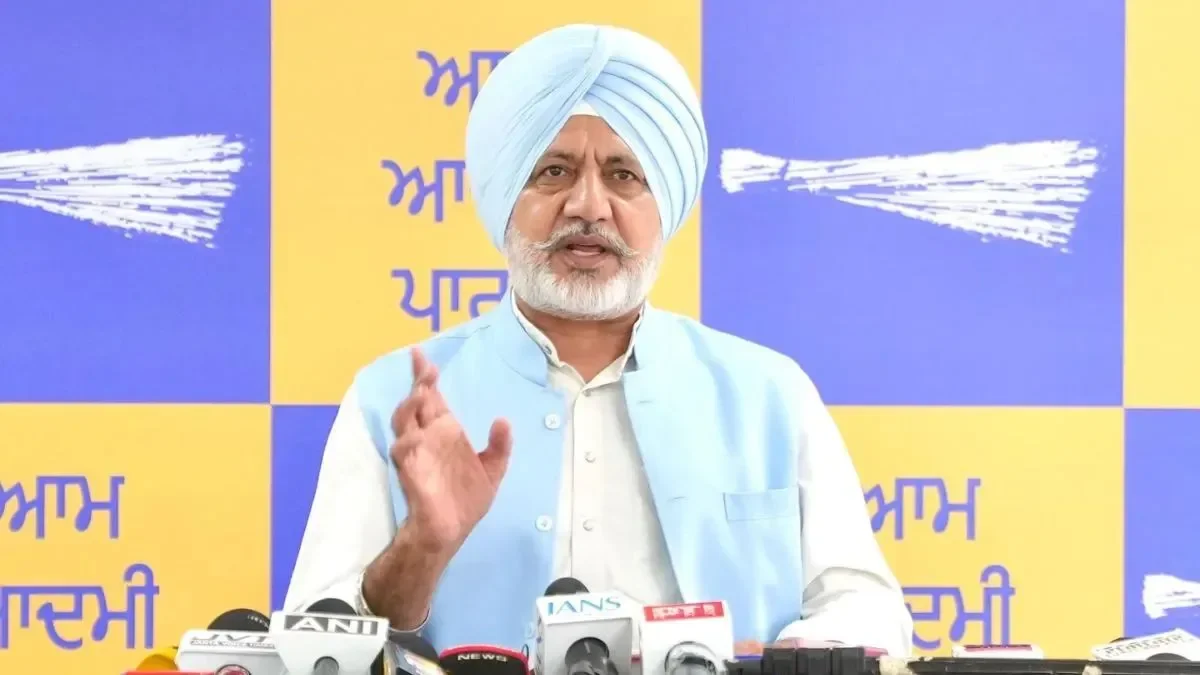 आप नेता बलतेज पन्नू ने तख्त श्री हजूर साहिब में सुखबीर बादल पर हमले की कोशिश की निंदा की