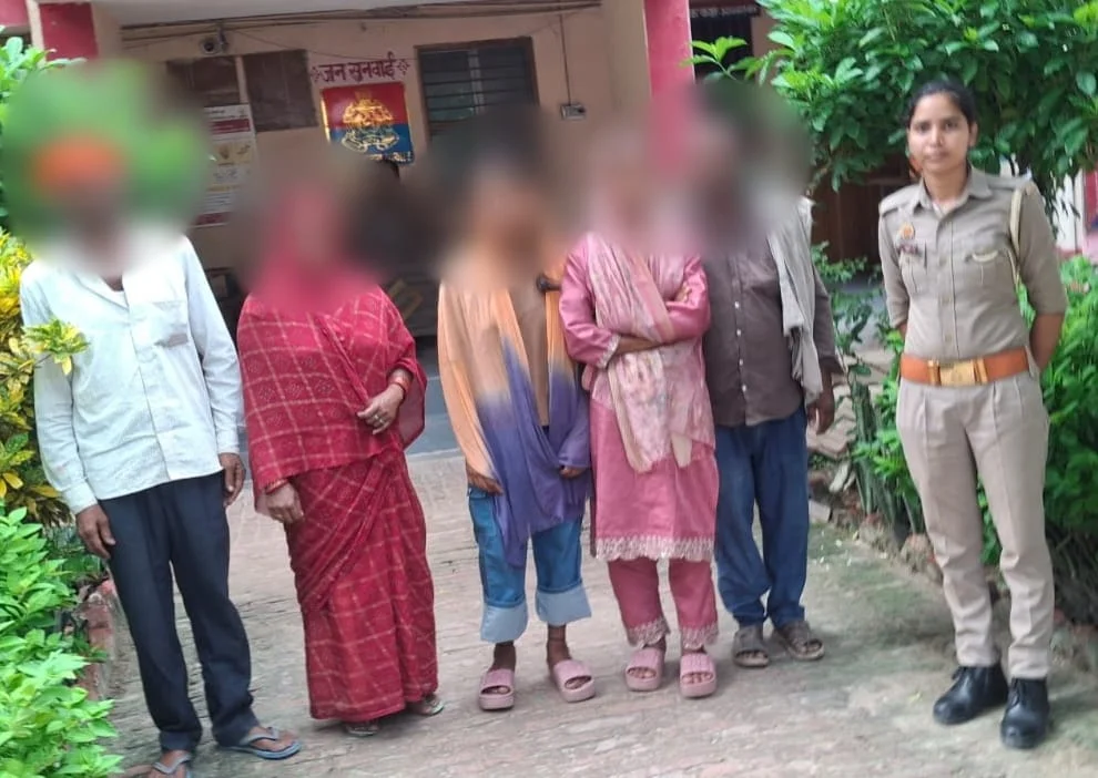 उत्तर प्रदेश: कटरा बाजार पुलिस की त्वरित कार्रवाई, लापता दो नाबालिग बालिकाएं ऐशबाग रेलवे स्टेशन से सकुशल बरामद