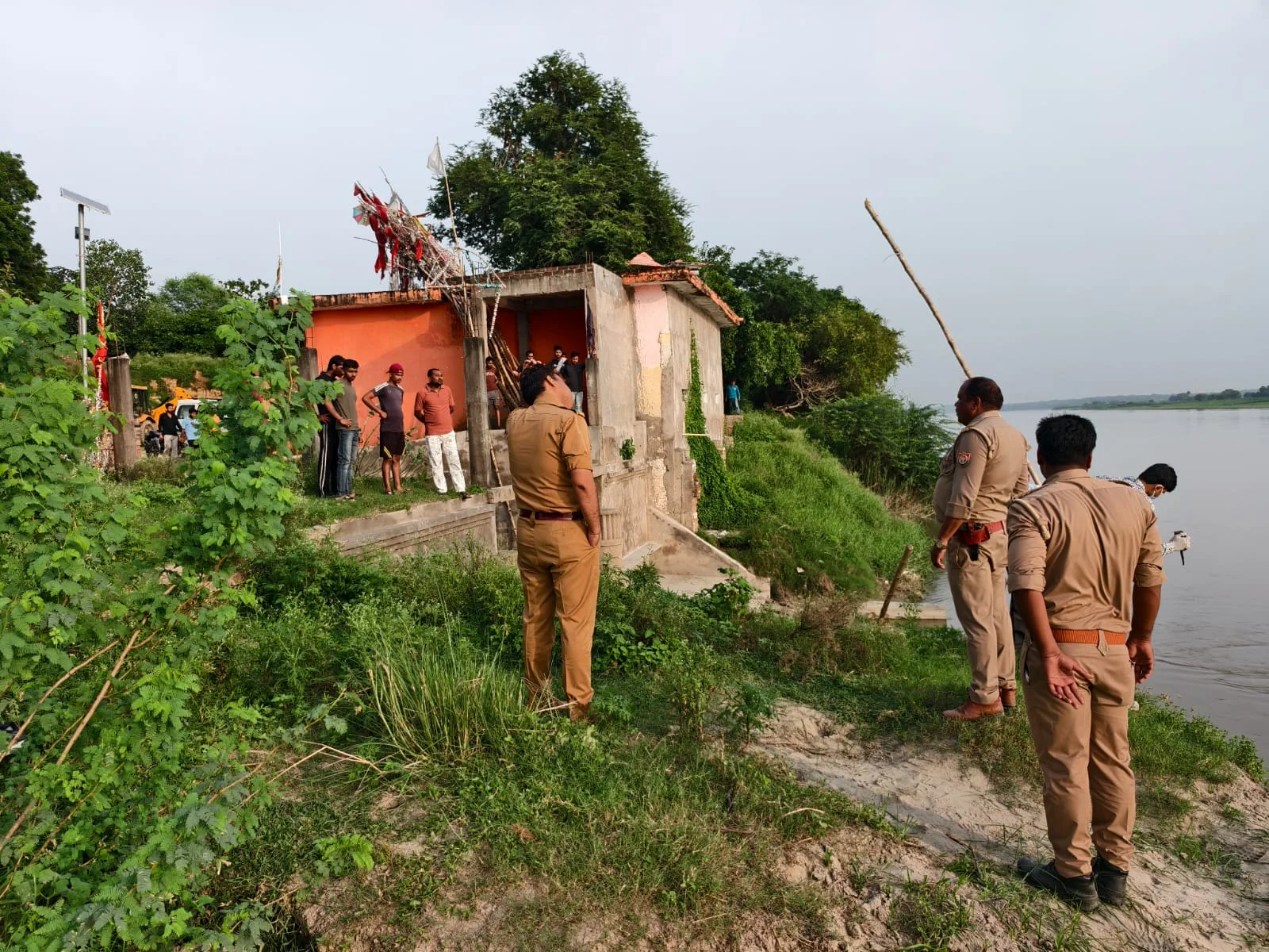 उत्तर प्रदेश : जसवंतनगर में यमुना नदी में मिला अज्ञात महिला का शव, इलाके में मची सनसनी