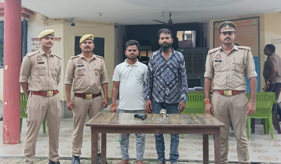 उत्तरप्रदेश: सोशल मीडिया पर तलवार और डमी कट्टा लहराकर रील बनाना पड़ा भारी, दो युवकों पर पुलिस की कार्रवाई