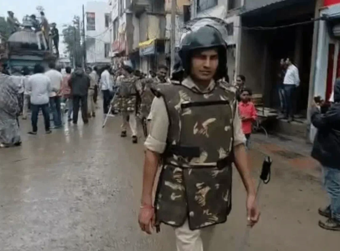 मध्यप्रदेश: उज्जैन में खड़े हनुमान मंदिर पर निगम की कार्रवाई, विरोध के बीच पुलिस तैनात; टंकी चौक पर होगी प्रतिमा की स्थापना
