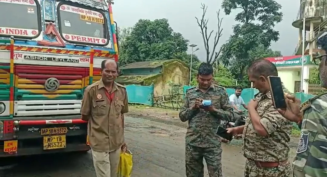 मध्यप्रदेश: बजाग पुलिस पर अवैध वसूली के आरोपों से मचा हड़कंप, एसपी ने SI और ASI को किया लाइन अटैच