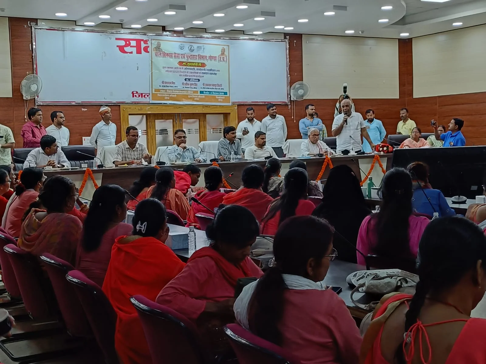 उत्तर प्रदेश: आंगनबाड़ी कार्यकत्रियों का मानदेय बढ़कर 12 हजार, सहायिकाओं को मिलेंगे 6 हजार रुपये