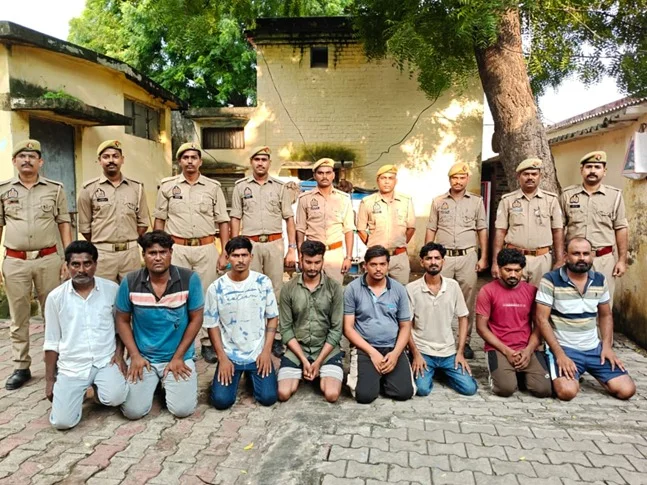 उत्तर प्रदेश : जौनपुर वांछित आरोपियों पर कसा शिकंजा, दंगा और सरकारी कार्य में बाधा के मामले में 8 गिरफ्तार