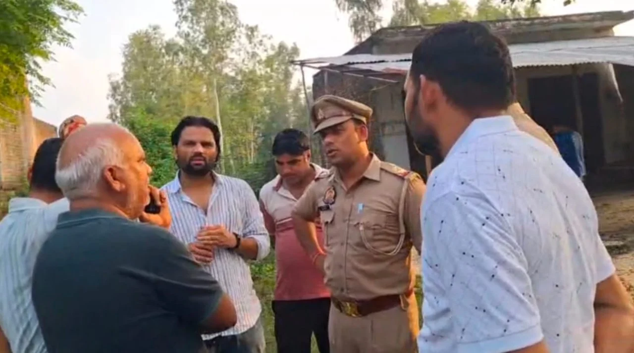 उत्तरप्रदेश: शिक्षक की गोली मारकर स्कूल के सामने दिनदहाड़े की हत्या, गोलीकांड से मच गया हड़कंप