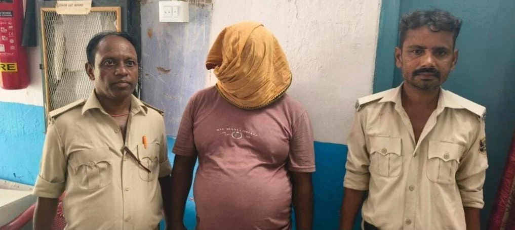 बिहार : 'साढ़े 7 लाख की चेन झपटकर भागे थे बदमाश!' राज्य में कुख्यात कोढ़ा गैंग का सरगना गिरफ्तार